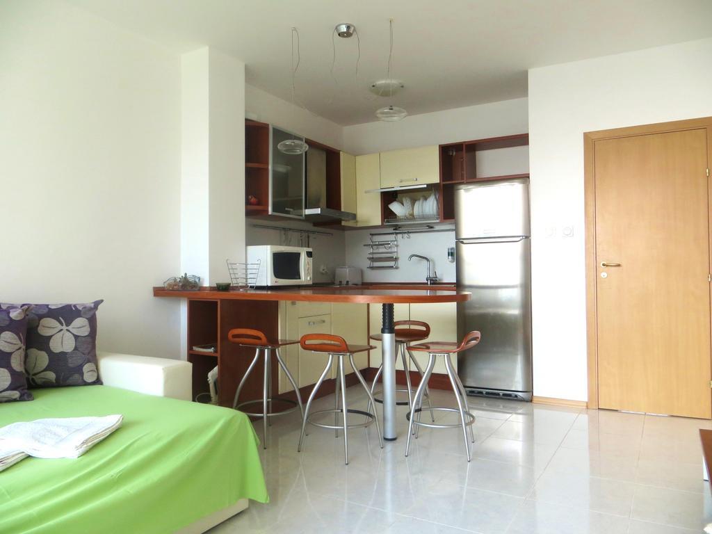 Holiday Apartment In Riviera Complex Sveti Vlas Kamer foto