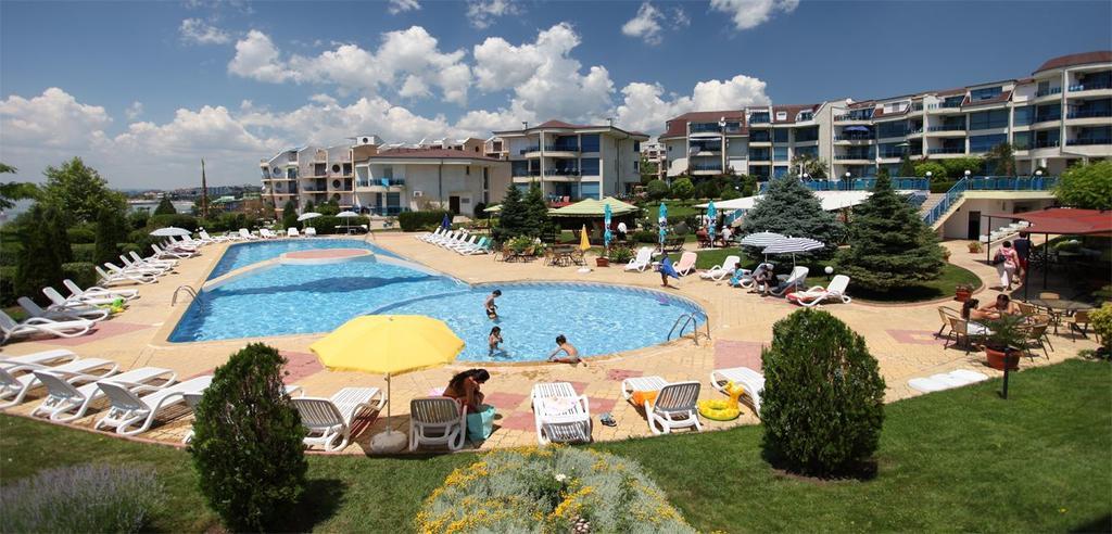 Holiday Apartment In Riviera Complex Sveti Vlas Buitenkant foto
